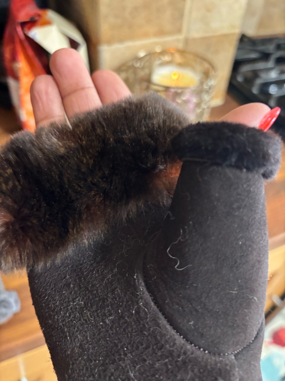 Black Fur-Trim Women's Glove - Classic Winter Accessory